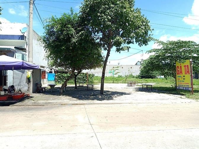 Hình ảnh Bán Gấp 300m2 Đất Mt Kcn, Và Dãy Nhà Trọ Đang Cho Thuê Kín, Shr, Giá b