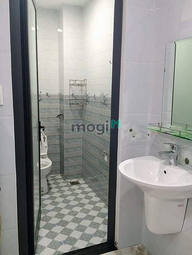 Hình ảnh Cho thuê nhà MT 702 Đường 3 tháng 2, Quận 10.