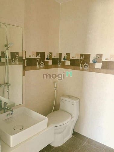 Hình ảnh Cho thuê nhà vị trí đắc địa : 15/8 phạm văn hai, p.3, tb.