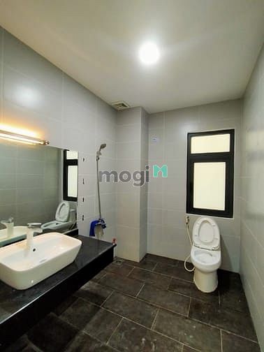 Hình ảnh Cho thuê nhà hẻm xe hơi đường Lê Văn Sỹ , Quận 3 .