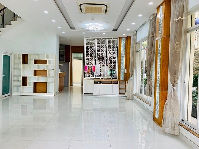 Hình ảnh Cho thuê nhà Mặt Tiền Biệt Thự Villa mới xây