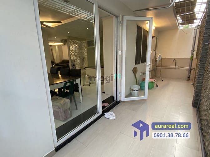 Hình ảnh Villa đường Bùi Tá Hán có hầm, thang máy, 6 PN cho thuê giá rẻ