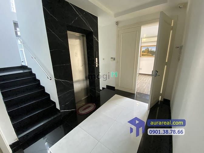 Hình ảnh Villa đường Bùi Tá Hán có hầm, thang máy, 6 PN cho thuê giá rẻ