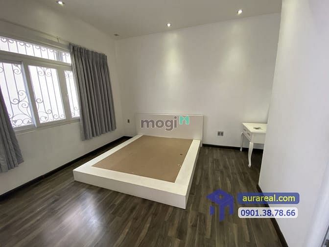 Hình ảnh Villa đường Bùi Tá Hán có hầm, thang máy, 6 PN cho thuê giá rẻ