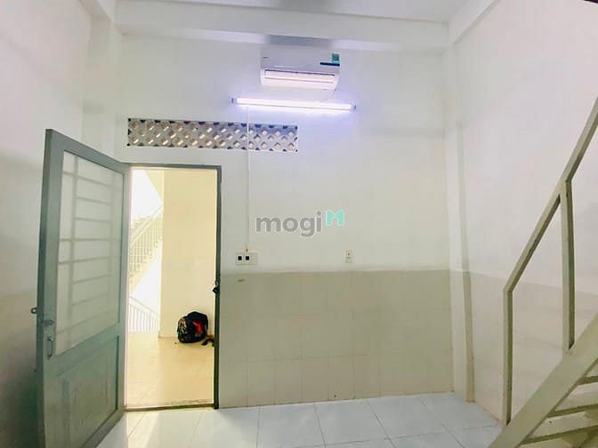 Hình ảnh Phòng trọ gác rộng, máy lạnh, máy giặt riêng Q7