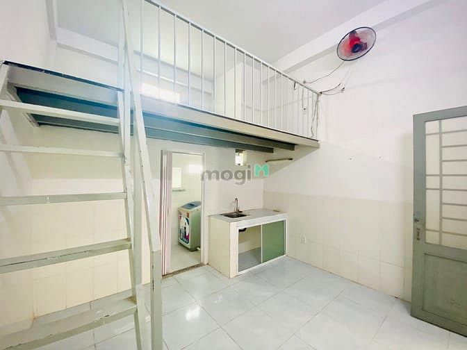 Hình ảnh Phòng trọ gác rộng, máy lạnh, máy giặt riêng Q7