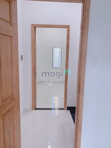 Hình ảnh Cho thuê nhà mặt tiền nội bộ 686 CMT8, Tân Bình