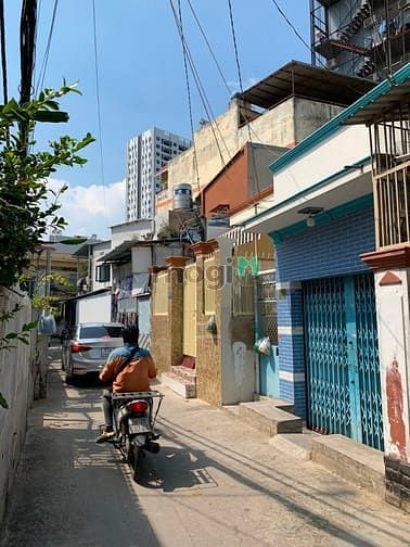 Hình ảnh Bán lô đất hẽm xe hơi 1092 Huỳnh Tấn Phát Quận 7