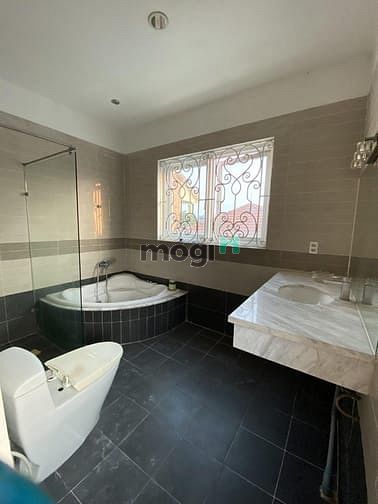 Hình ảnh Cho thuê nhà Mặt Tiền 292b Cách Mạng Tháng 8 p10 Quận 3