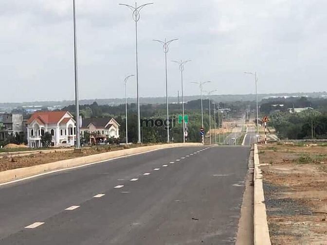 Hình ảnh Bán đất mặt tiền kinh doanh trục đường KCN Giang Điền