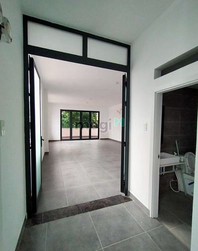 Hình ảnh Cho thuê mặt tiền Cách Mạng Tháng 8 , phường 12, Quận 10 .