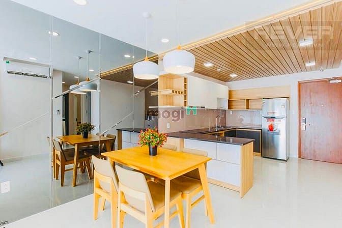 Hình ảnh Cho thuê chung cư The Gold View Q4, 2PN, full NT, view hồ bơi, giá tốt