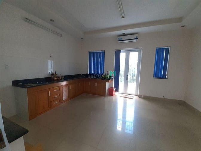 Hình ảnh Cho thuê Nhà Hầm 2 Lầu - Mặt tiền đường lớn - Có thang máy