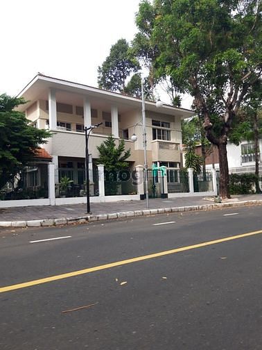 Hình ảnh Cần cho thuê biệt thự Hưng Thái, PMH, Q7, sàn gỗ, nội thất cao cấp.
