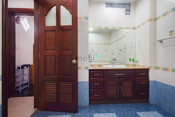 Hình ảnh Ch cực thoáng 40m2 ở NGuyễn Phi Khanh, Q1 giá sốc