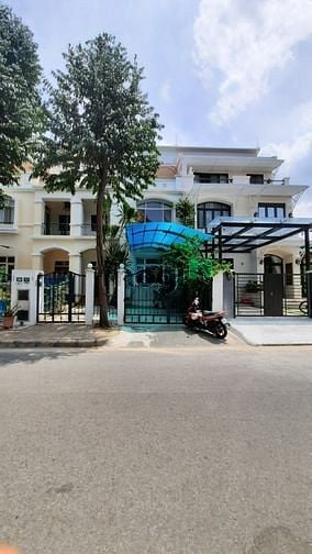 Hình ảnh Cần cho thuê biệt thự hưng thái 2, Phú Mỹ Hưng, quận 7.