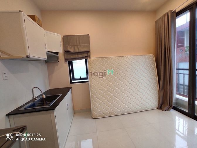 Hình ảnh studio full nội thất balcon siêu rộng cực kì thoáng ngay Phú Nhuận