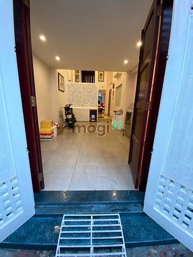 Hình ảnh Cho thuê nguyên căn 108/2 Cộng Hòa, Phường 4, Tân Bình.