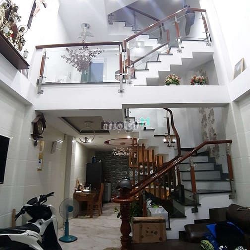 Hình ảnh Mặt tiền quận 1 CÔ GIANG 99m2 1TRỆT 3 LẦU