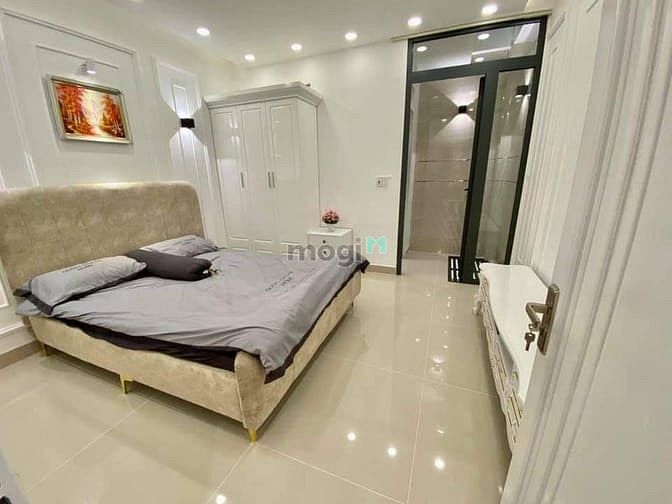 Hình ảnh Bán gấp biệt thự đường Bàu Cát DT 6x14m P14. Q Tân Bình. có thang máy