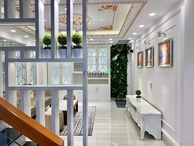 Hình ảnh Bán gấp biệt thự đường Bàu Cát DT 6x14m P14. Q Tân Bình. có thang máy