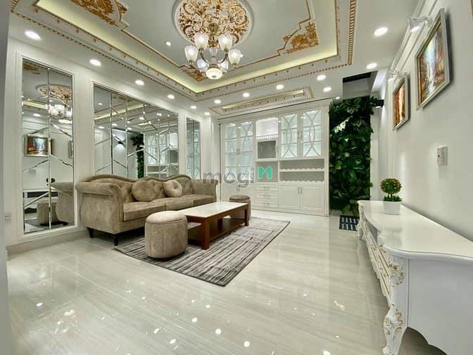 Hình ảnh Bán gấp biệt thự đường Bàu Cát DT 6x14m P14. Q Tân Bình. có thang máy