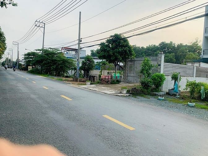 Hình ảnh Đất nền Thành Phố phía sau siêu thị Aeon Mall kẹt tiền sang gấp