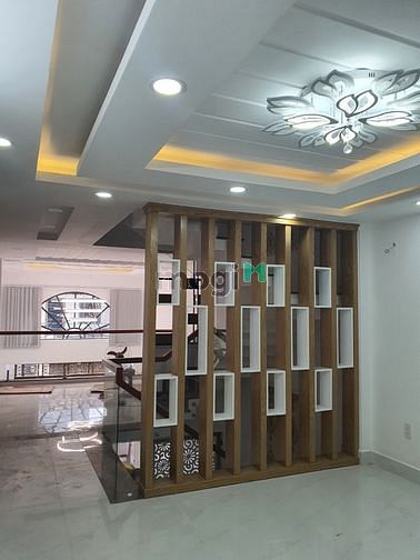 Hình ảnh Nhà 6 tầng đường Thăng Long, P14 Tân Bình DT 8x20m