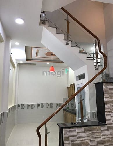 Hình ảnh Cho thuê nhà 13 Bàu Cát 1  Quận Tân bình. dtsd 250m2