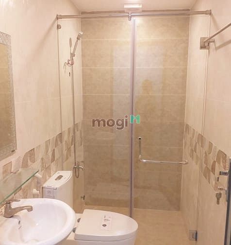 Hình ảnh Cho thuê nhà hẻm xe hơi đường Hoàng Việt, Tân Bình