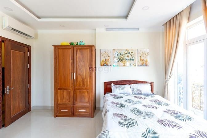 Hình ảnh Siêu Phẩm Balcony Gỗ Hương Tự Nhiên Ngay TT Quận 10❣️❣️