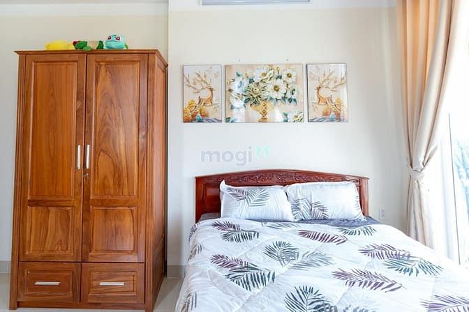 Hình ảnh Siêu Phẩm Balcony Gỗ Hương Tự Nhiên Ngay TT Quận 10❣️❣️
