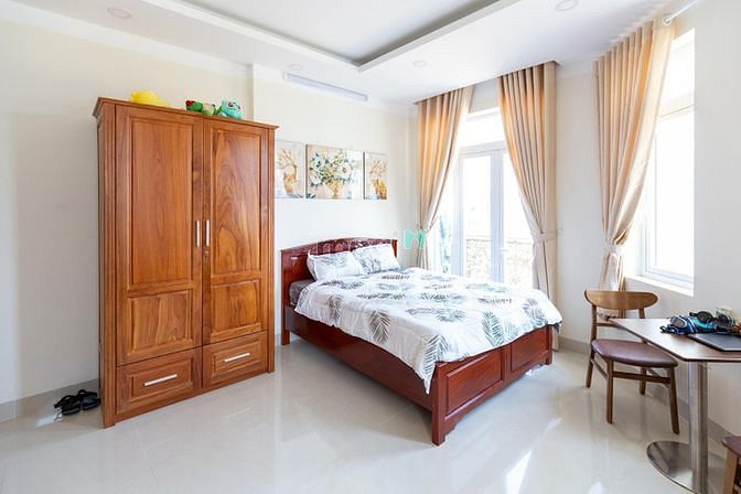 Hình ảnh Siêu Phẩm Balcony Gỗ Hương Tự Nhiên Ngay TT Quận 10❣️❣️