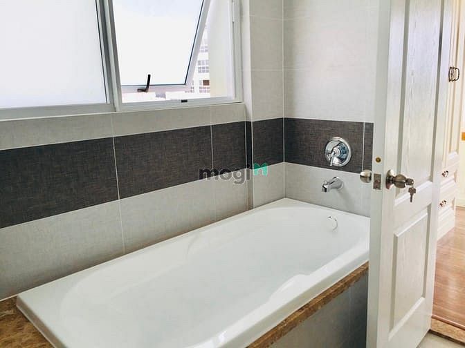 Hình ảnh Hot! Cần cho thuê gấpCH Riviera Point, 99m2, nhà đẹp, view thoáng mát