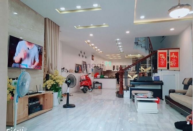 Hình ảnh Cho thuê gấp mặt tiền nội bộ 922/2c  CMT8 PHUÒNG 4 TÂN BÌNH .