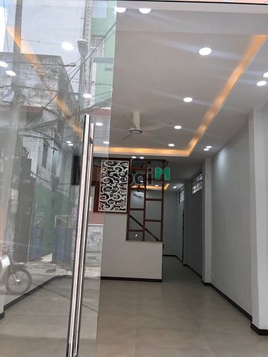 Hình ảnh Cho thuê nhà MT 740A Sư Vạn Hạnh đối diện Vạn Hạnh Mall
