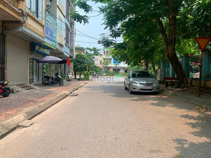 Hình ảnh Bán 60m2 đất cực đẹp tại phố Chu Huy Mân, Phúc Đồng, Long Biên