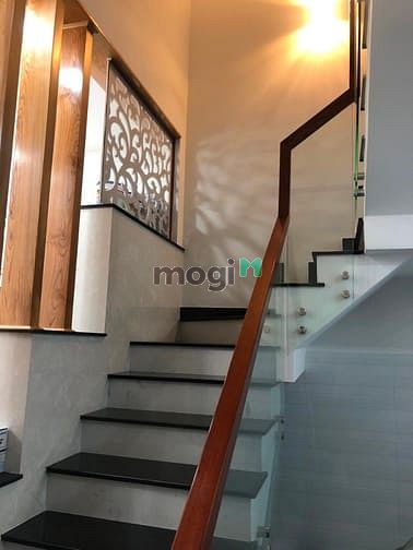 Hình ảnh Cho thuê nhà MT 30a Phạm Văn Hai quận Tân Bình