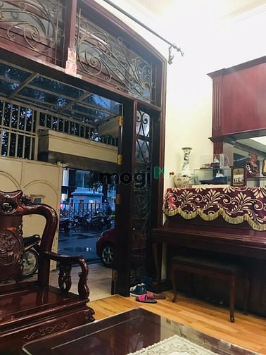 Hình ảnh Cho thuê Nhà phố Mặt tiền Hồ Hảo Hớn Quận 1