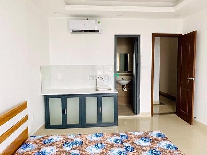 Hình ảnh Studio có ban công, nội thất cơ bản, gần ĐH NTT, ĐH Luật Q4