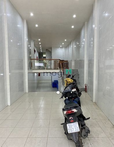 Hình ảnh Cho thuê nhà Mặt Tiền 92B Thành Thái p14 quận 10