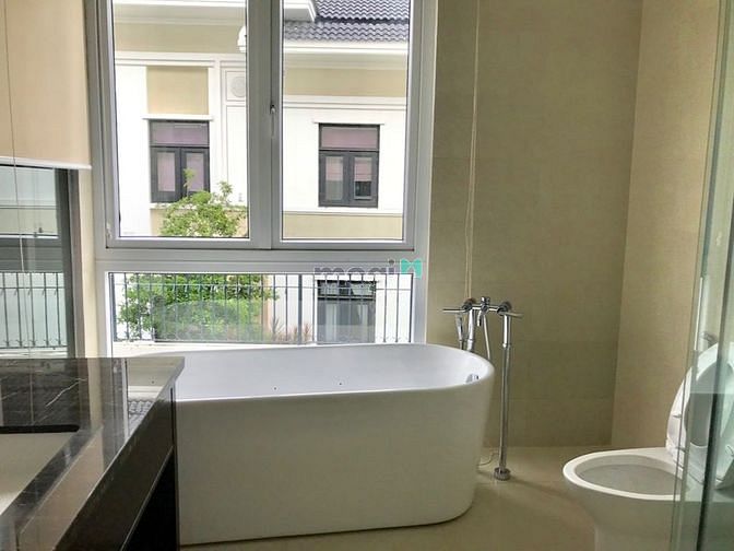 Hình ảnh Cho thuê villa Lê Văn Miến - Sân vườn, hồ bơi -DT 850m2