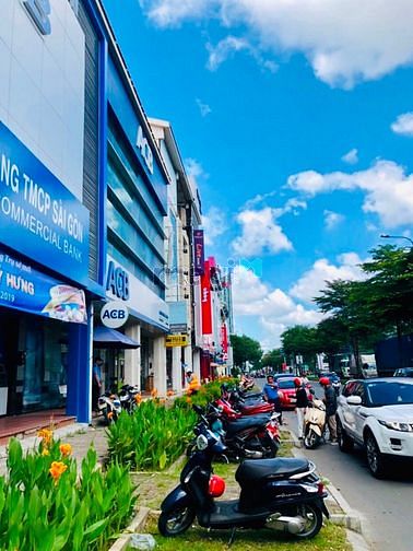 Hình ảnh Cần cho thuê nhà phố Nguyễn Văn Linh  Dt: 111m2