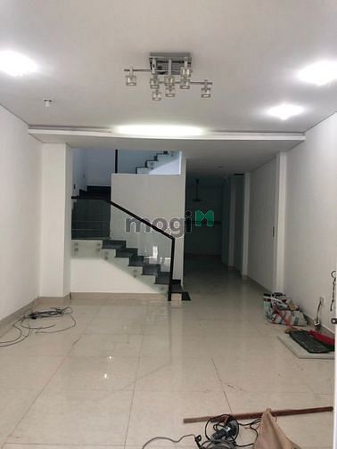 Hình ảnh Cho thuê nhà hẻm 590 /7 Cách Mạng Tháng Tám, quận 3,