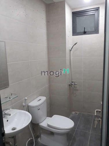Hình ảnh Cho thuê nhà Phan Văn Trị, BT, 4x16m, 1 trệt trống suốt.