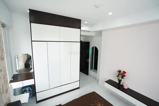 Hình ảnh Cho thuê CH C/C Oriental-BigC,DT 105m2,3PN,2WC, giá 15tr/th,ở liền