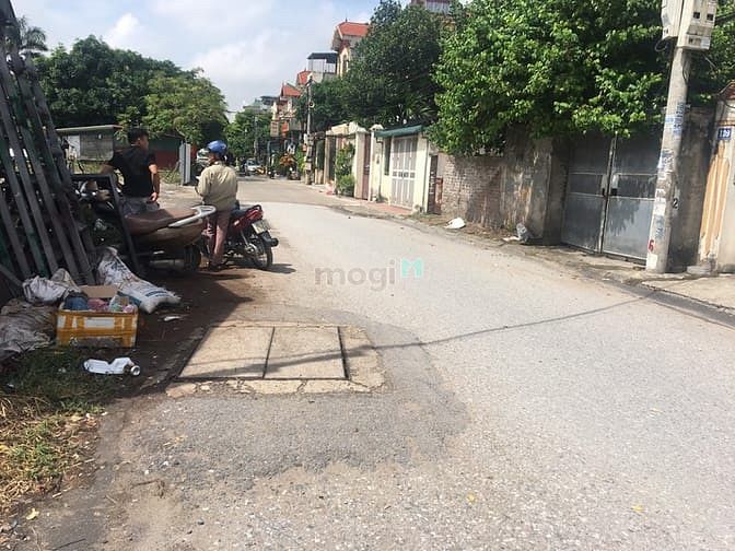 Hình ảnh Cần bán gấp nhà mặt phố Tư Đình khu quân đội. DT: 99,4m, MT 4,5m