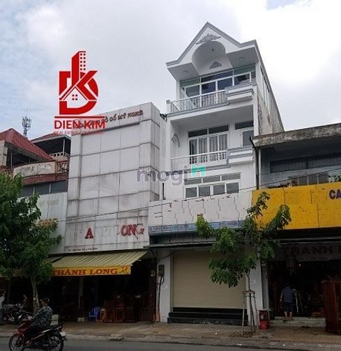 Hình ảnh Cho thuê nhà đường Hoàng Việt Quận Tân Bình 6x20m