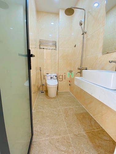 Hình ảnh Bán MẶT TIỀN khách sạn Cộng Hòa phường12 Hầm + 6 lầu 12 phòng 72m2