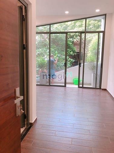 Hình ảnh Cho thuê nhà hxh Phan Văn Trị, Bình Thạnh, 5x10,5m, 1 trệt lửng 2 lầu.